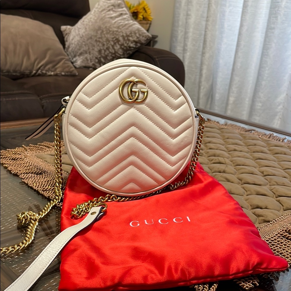 COPY - Gucci Cream Chevron Crossbody Bag with Gold Chain